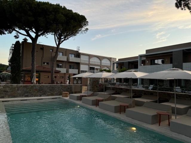 Hotel La Menado Cavalaire-sur-Mer Exterior photo