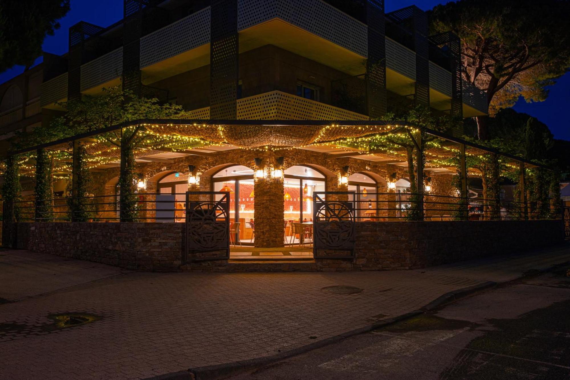 Hotel La Menado Cavalaire-sur-Mer Exterior photo